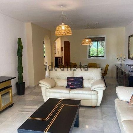 Alquiler de piso en Calle los Jazmines - Foto 1