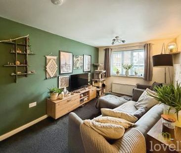 2 bedroom Terraced House To Let - Photo 2