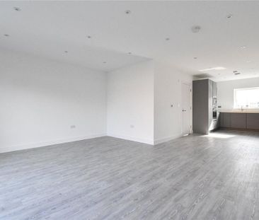 3 bedroom detached house to rent - Photo 2