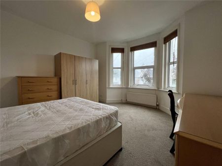 5 bedroom detached house to rent - Photo 3