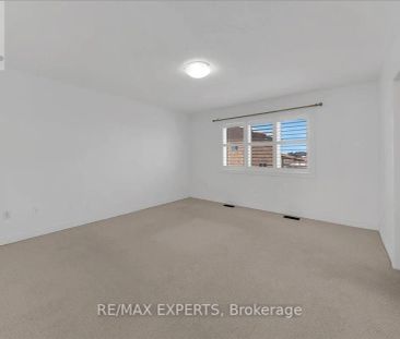 17 FORTIS CRESCENT - Photo 5