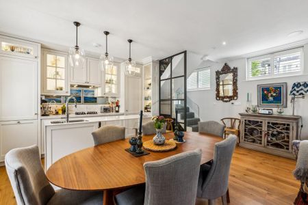 3 bedroom mews to rent - Photo 4