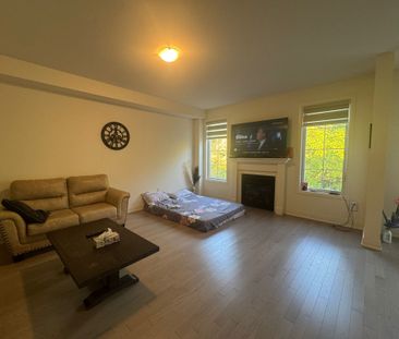For Lease - 8 UNWIND Crescent Unit# (Upper Level), Brampton, Ontario - Photo 6
