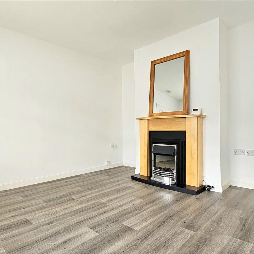 77 Pinewood Avenue, - Photo 1