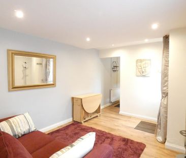 1 bedroom ground floor flat to rent - Photo 1