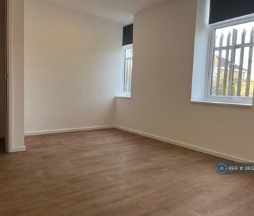 Studio to rent - Photo 6