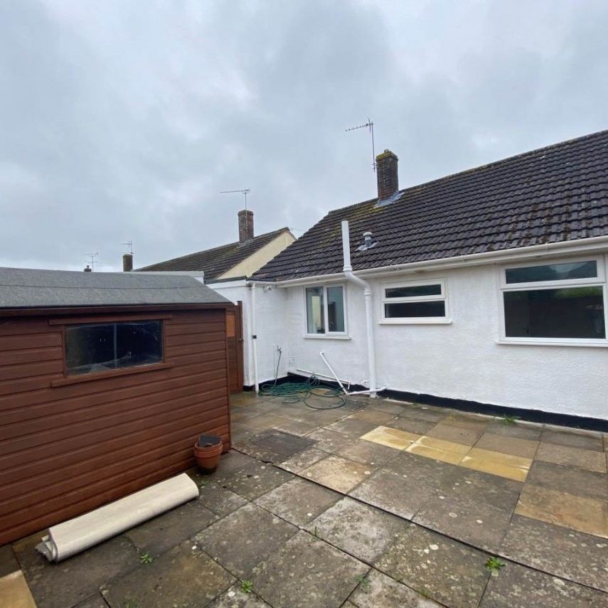 Worle, Weston-super-Mare, North Somerset - Photo 1