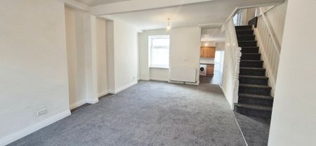 Walters Road, NEATH - Photo 2