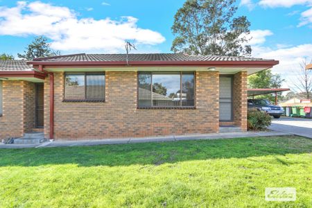TWO BEDROOM UNIT IN A QUIET LOCATION - Photo 5