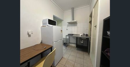 Share House-Charming Family Home in Leafy Mont Albert-Furnished - Photo 5