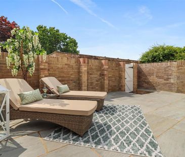 3 bedroom terraced house to rent - Photo 2