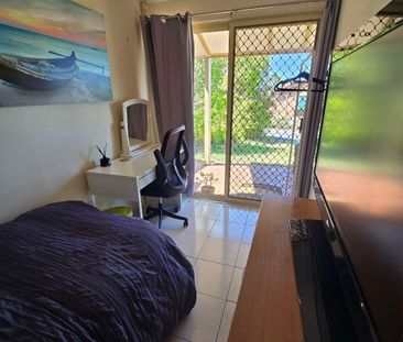 Helensvale - Photo 6