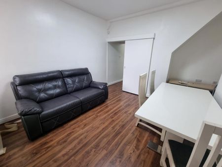 4 bedroom terraced house to rent - Photo 2