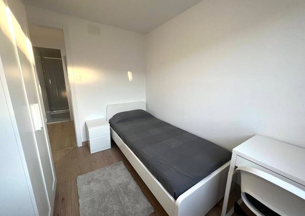 Calle Jiménez e Iglesias, Getafe, Community of Madrid 28903