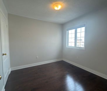 For Lease - 10 Birdsongs Street, Richmond Hill, Ontario - Photo 2