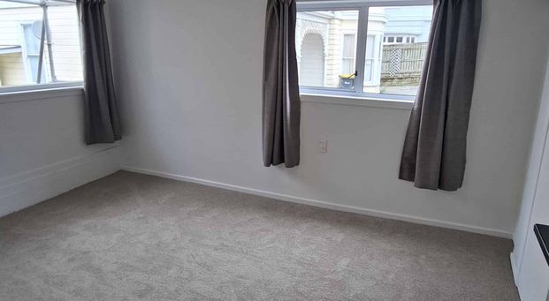 Charming 1-Bedroom Studio Available now! - Photo 1