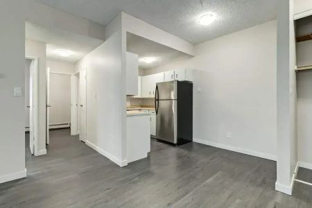 1 Bedroom - Photo 4