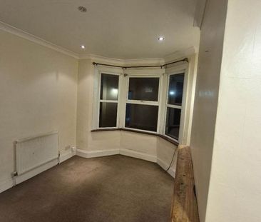 2 Bed Detached House, Willett Road, CR7 - Photo 2