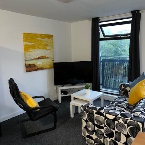 1 bedroom in a flat share to rent - Photo 1