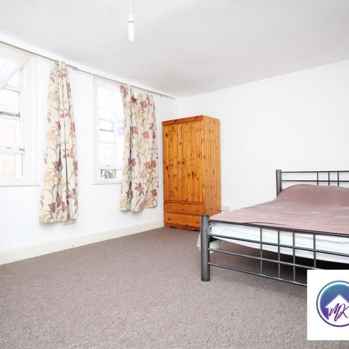 1 Bedroom Room in Flat Share To Rent - Photo 1