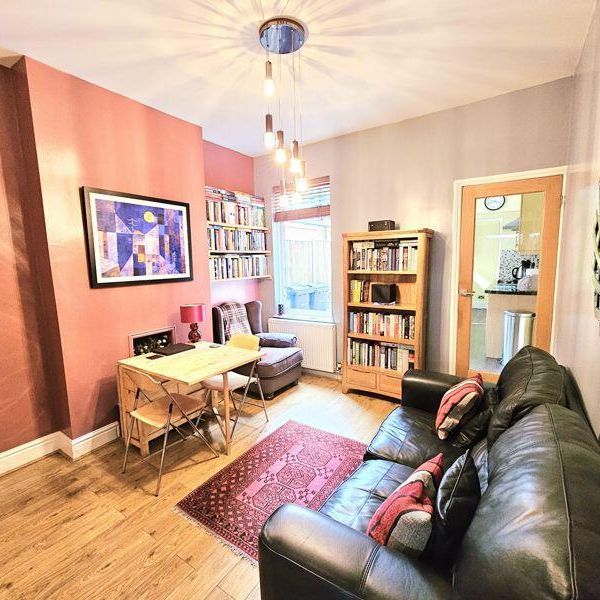 2 bedroom property to rent - Photo 1