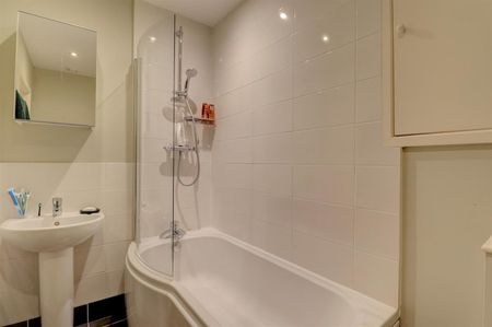 2 BED Flat To rent - Photo 5