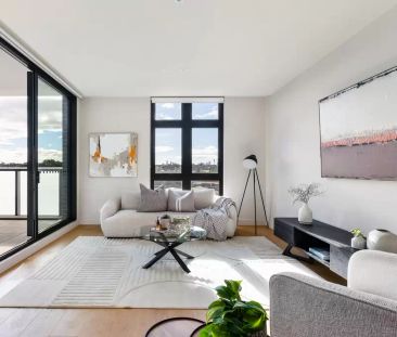 Ultra-stylish apartment in sought-after complex - 6 month lease only - Photo 3