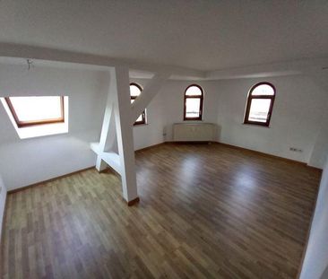 gemütliche Dachgeschosswohnung am Wilhelm-Wunderlich-Park in Meerane - Photo 1