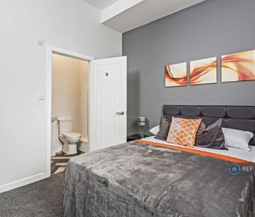 1 bedroom in a house share to rent - Photo 2