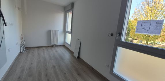 Location Appartement 1 pièce 29m² VILLENEUVE D ASCQ 59650 - Photo 2