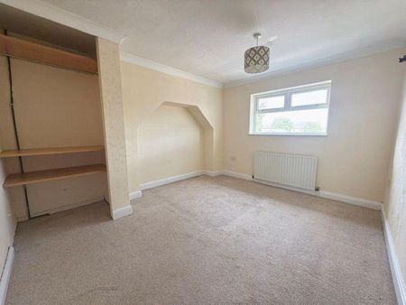 3 bedroom terraced house to rent - Photo 3