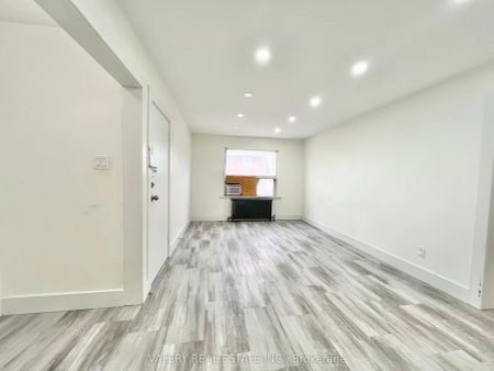 15 Stavebank Road N #4 - Photo 4