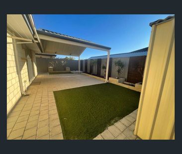 9 Berkeley Loop, Piara Waters, WA 6112 - Photo 3