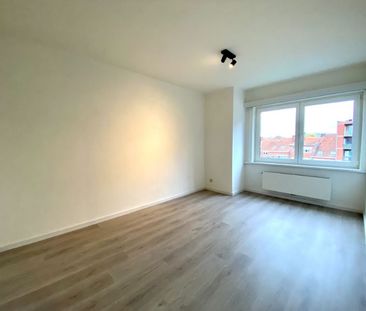 Gerenoveerd appartement met 2 ruime slaapkamer - Foto 6