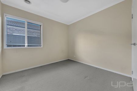 35 Brickwood Circuit, CRAIGIEBURN - Photo 4