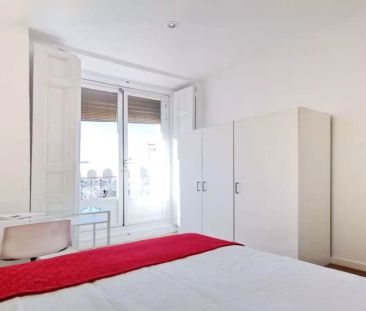 Room in a shared 9-bedroom apartment for rent in Palacio, perfect f... - Photo 5