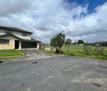 4 Bedrooms on Misty Valley Dr - Photo 3