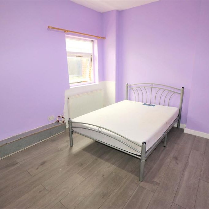 1 bedroom in a house share to rent - Photo 1