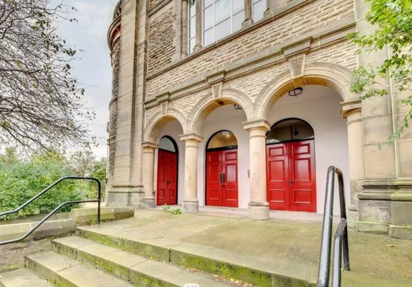 2 bedroom flat to rent - Photo 1