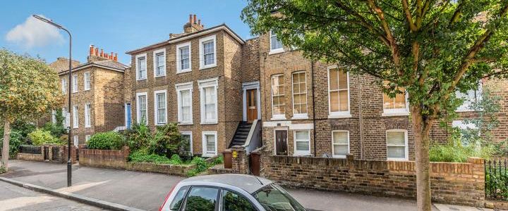 Newly refurbished 1 bedroom Garden property in the popular De Beauvoir Town - Photo 1