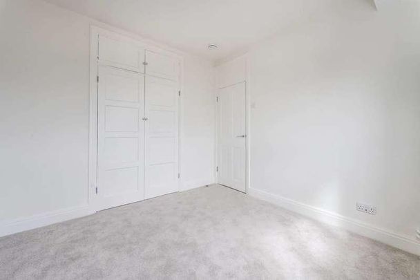 Wandsworth Road, Nine Elms, SW8 - Photo 1