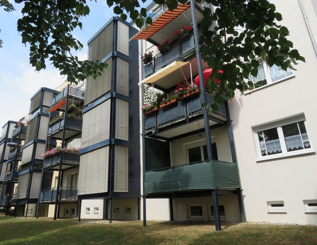 Schön geschnittene 2-Zimmerwohnung im Erdgeschoss mit Balkon - Foto 1