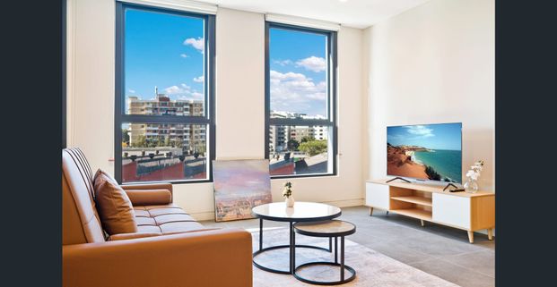 Stunning 2-Bedroom | Brand New Fully Furnished Apartment in the Heart of Homebush - Photo 1