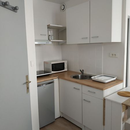 Location Appartement 1 pièce 21m² - Photo 3
