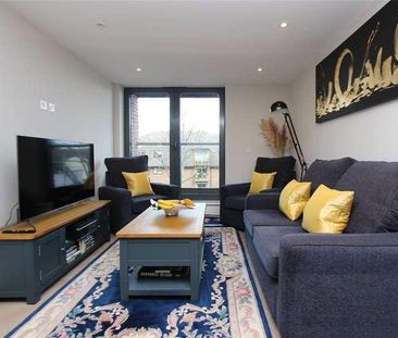 The Corona, Leigh Road, Leigh-on-sea, Essex, SS9 - Photo 2