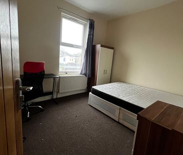 Room in a Shared House, Lansdowne Road, IG3 - Photo 4