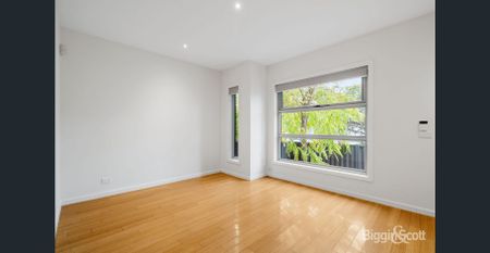 Quality Home - Minutes away from everything that makes Seaholme so Desirable! - Photo 5