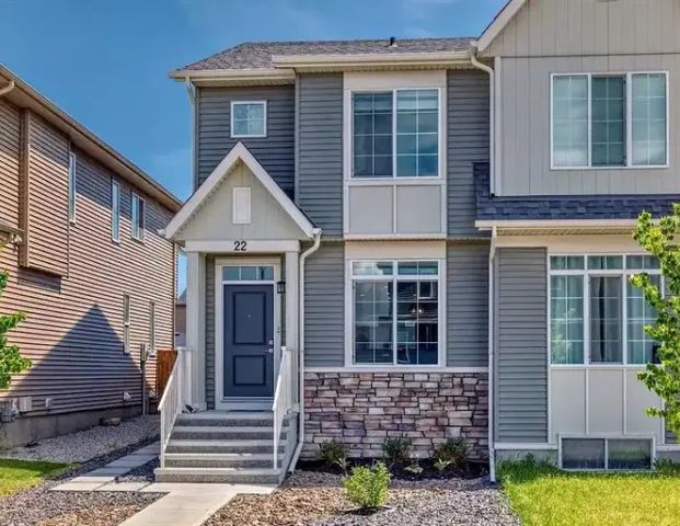 Cozy 3 bedroom 2.5 bathroom duplex home | Creekstone Path SW, Calgary - Photo 1