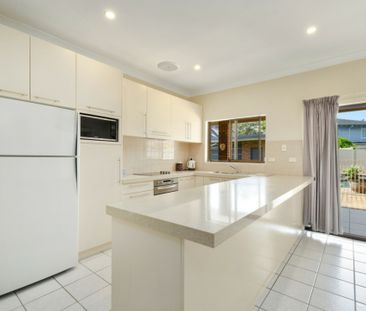 Coastal Living Close to Pittwater - Photo 4