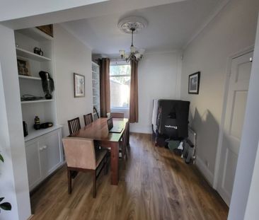 Room in a Shared House, Graveney Road, SW17 - Photo 3